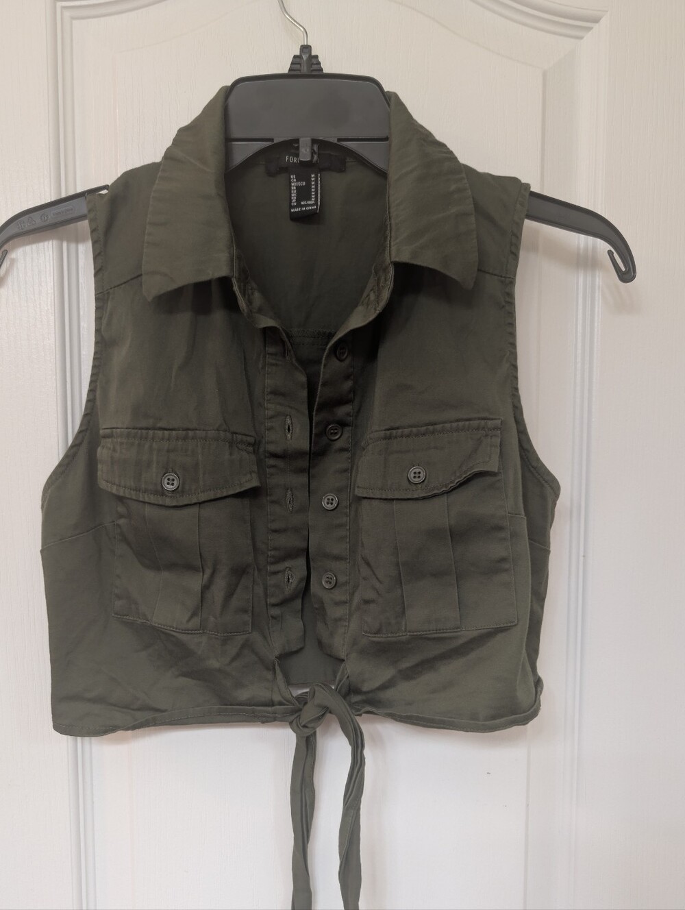 Forever 21 Sleeveless Crop Button-Front Tie Hem Shirt - Olive Green